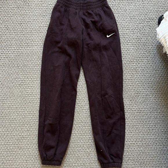 Nike Sweatpants/Joggers - Picture 2 of 2